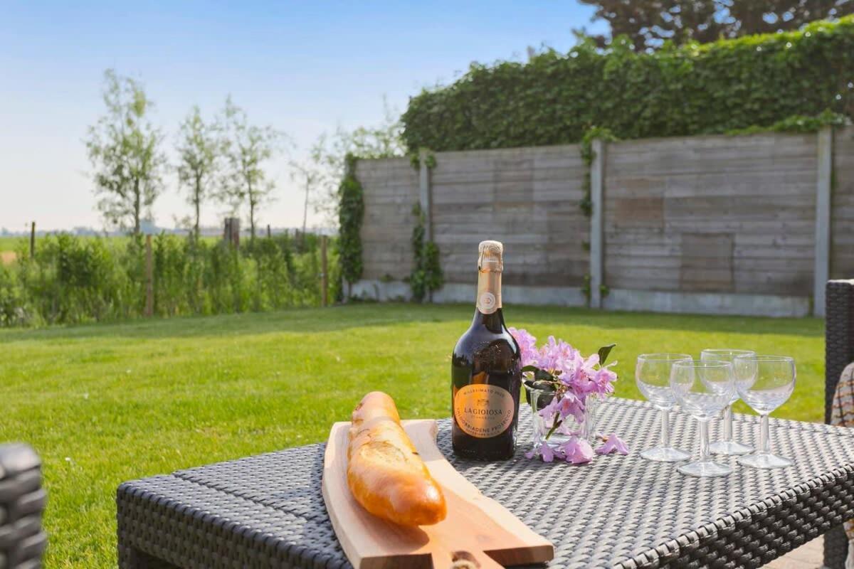 Huswell - Bungalow With Garden At 5 Minutes From The Beach Villa De Haan Exterior photo