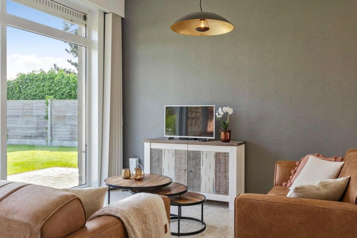 Huswell - Bungalow With Garden At 5 Minutes From The Beach Villa De Haan Exterior photo
