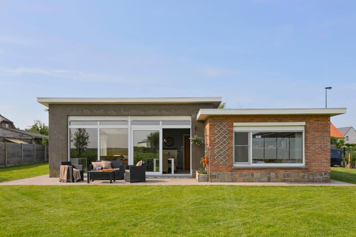 Huswell - Bungalow With Garden At 5 Minutes From The Beach Villa De Haan Exterior photo