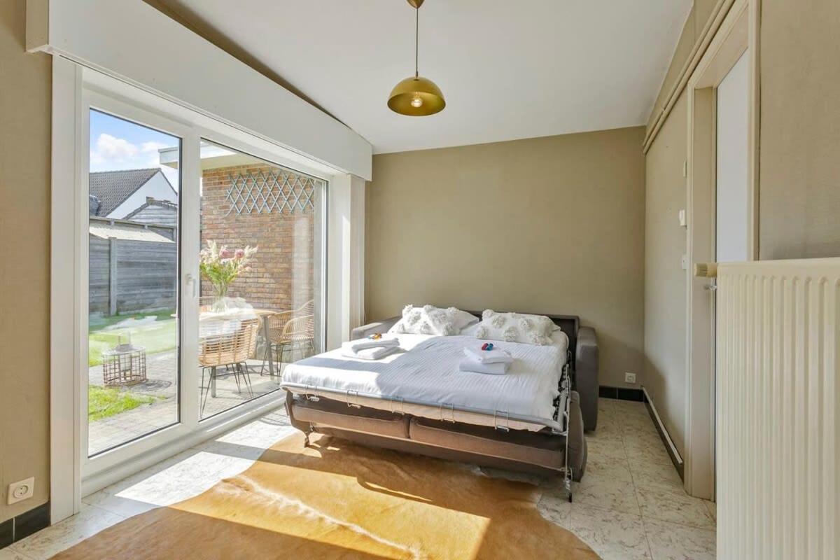 Huswell - Bungalow With Garden At 5 Minutes From The Beach Villa De Haan Exterior photo